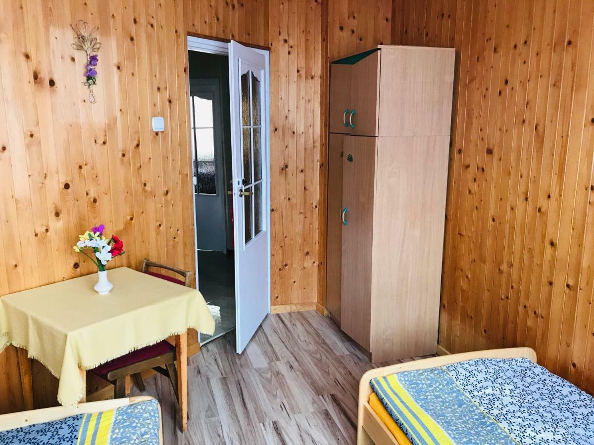 Pokoje Goscinne Ujsoły Exteriör bild